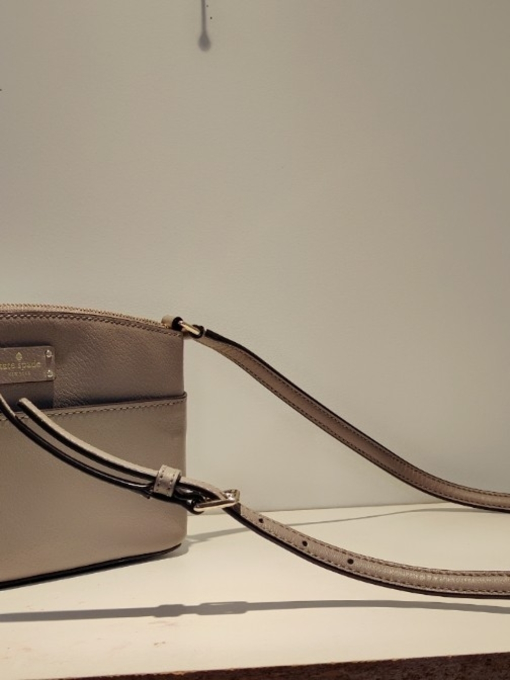 kate spade taupe beige pebbled leather crossbody bag